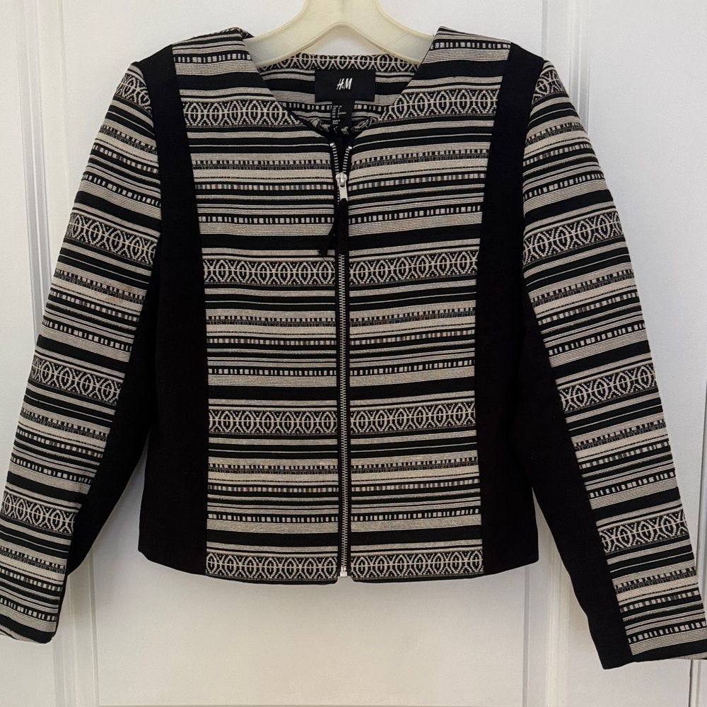 H&M Women's Black and Cream Geometric Blazer